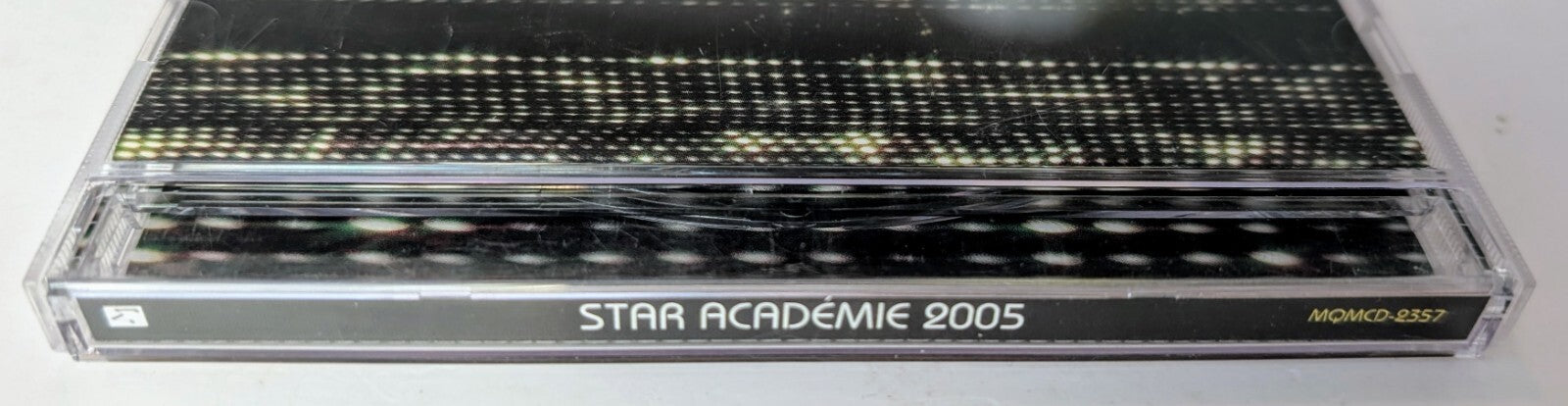 437493