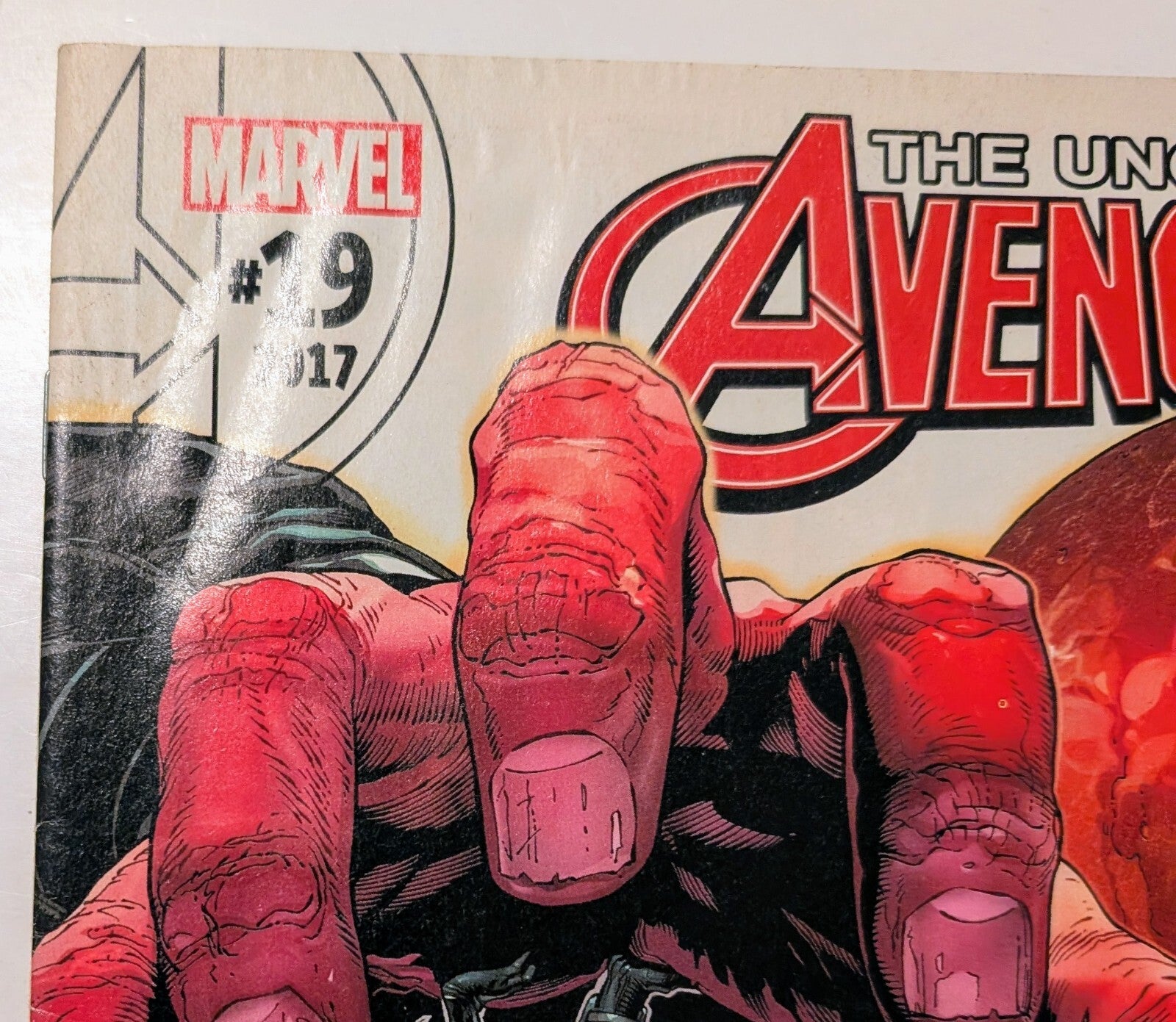 436933