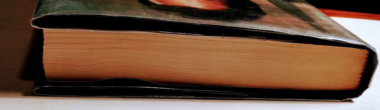 437631
