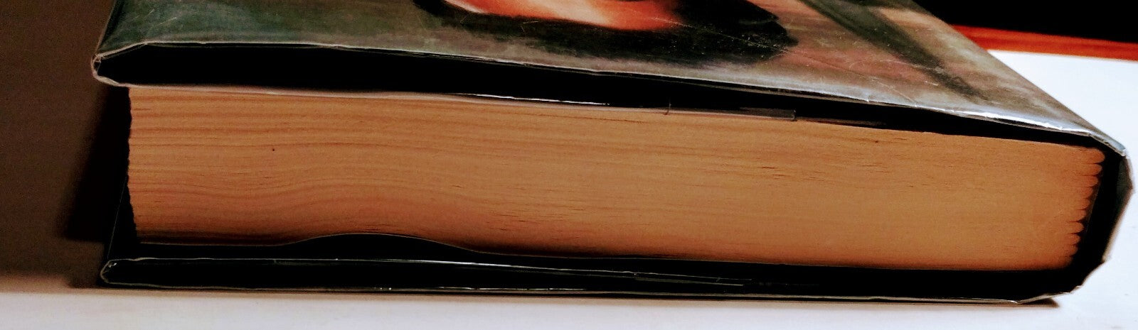 437631
