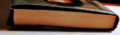 437631